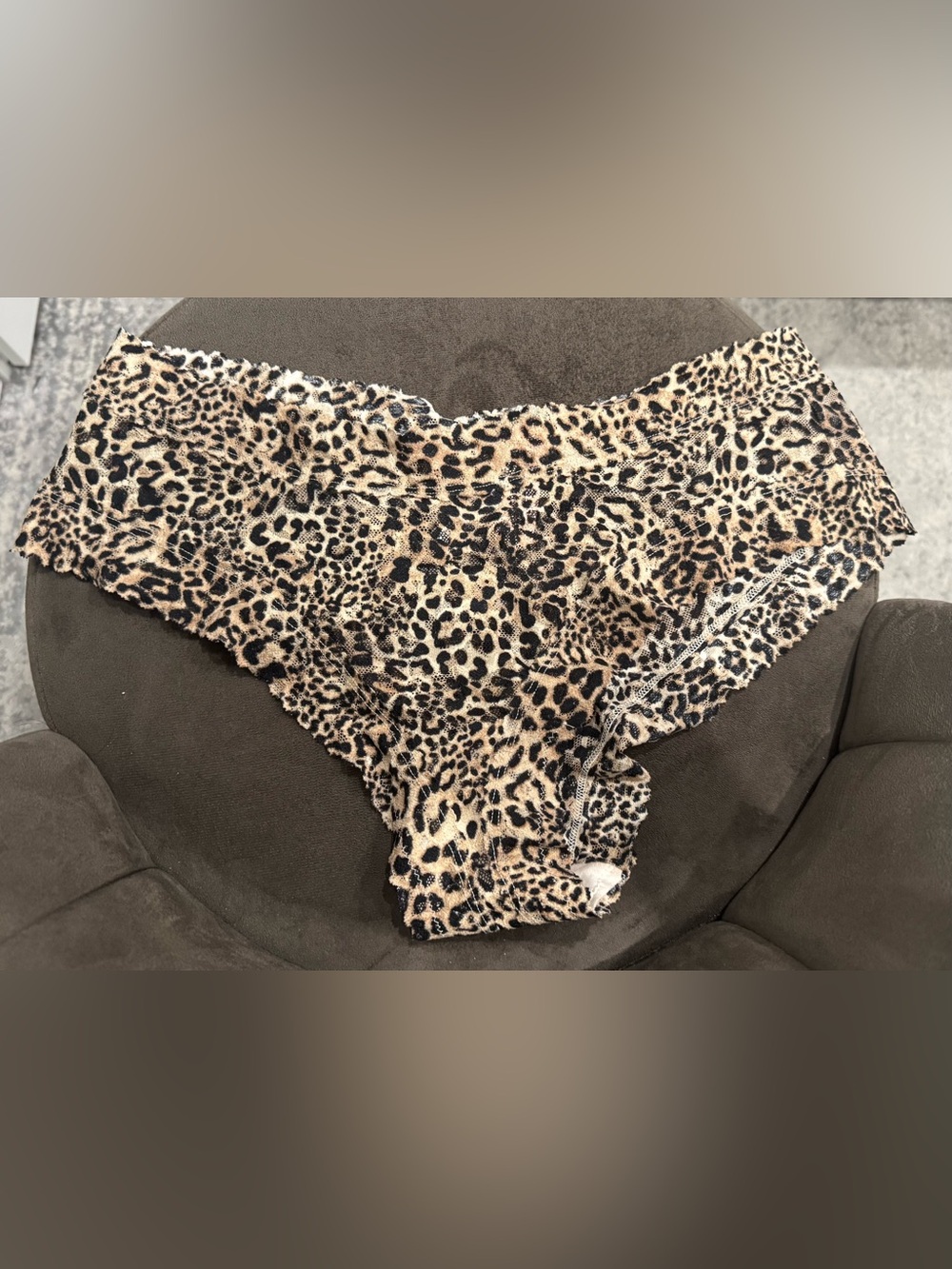 NWT Victoria's Secret Leopard Print Cheeky Panty